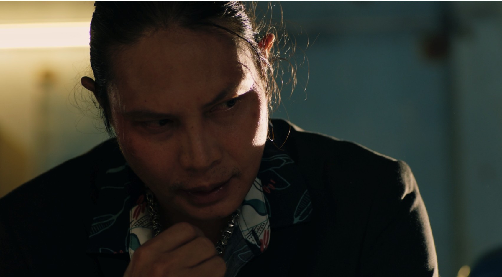 “Bố Già Trở Lại”: Phim hành động Việt mang chuẩn mực quốc tế với sự góp mặt của ngôi sao Thái Lan Simon Kook